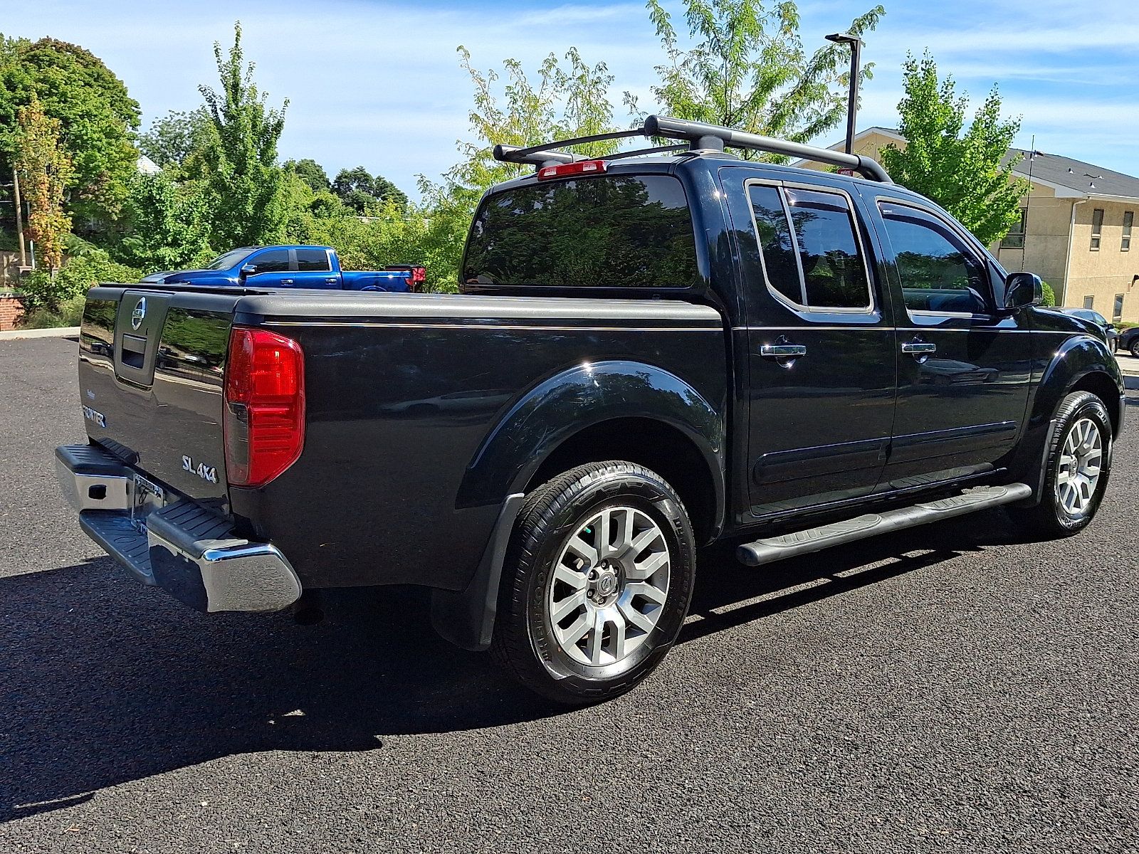 Used 2011 Nissan Frontier SL w/ Moonroof Pkg AWD/4WD image 6