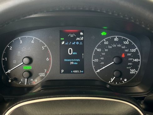 Used 2023 Toyota Corolla SE w/ SE Package image 23