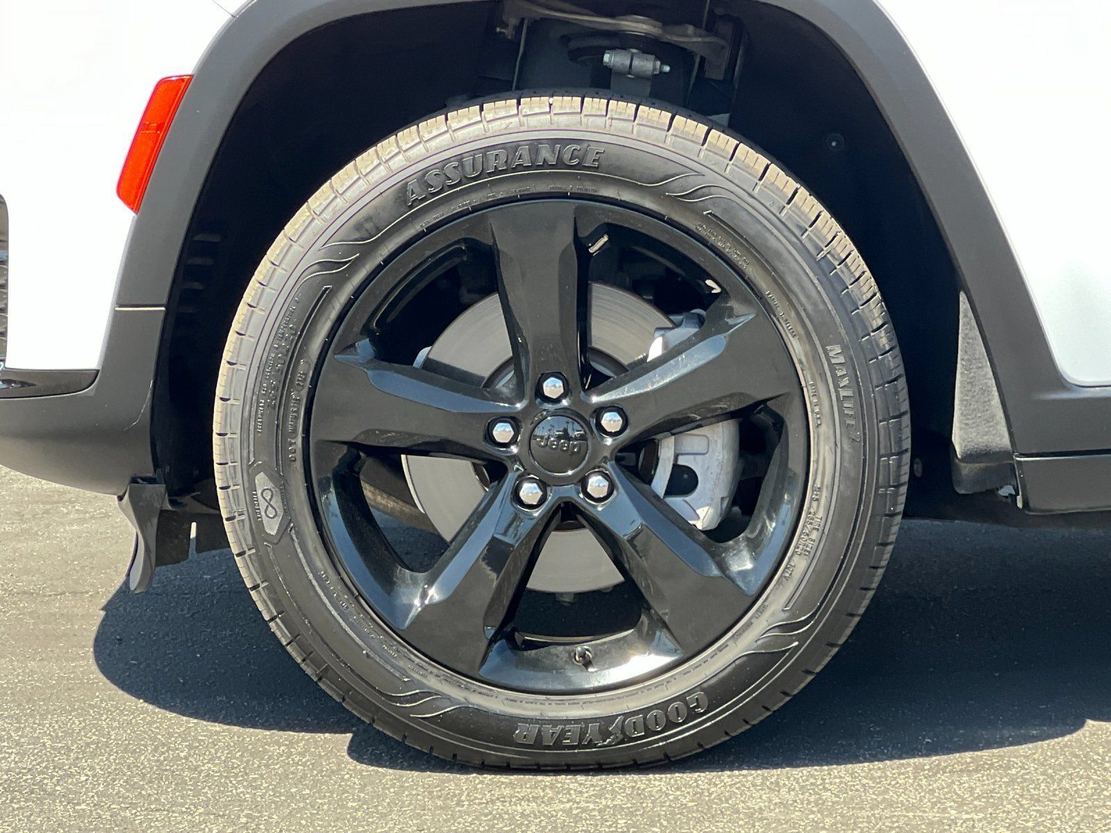 Used 2022 Jeep Grand Cherokee L Laredo AWD/4WD image 25