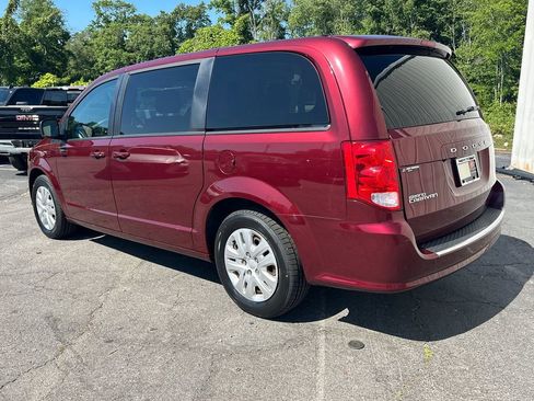 Used 2018 Dodge Grand Caravan SE FWD image 7