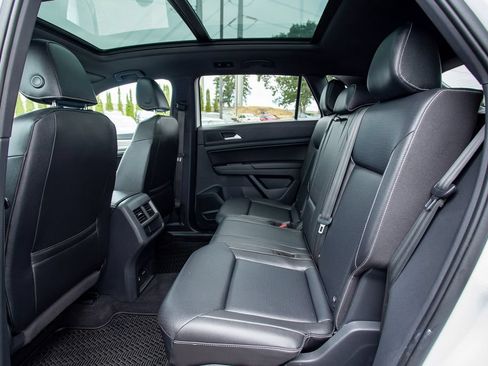 Used 2020 Volkswagen Atlas Cross Sport SE w/ Panoramic Sunroof Package AWD/4WD image 17