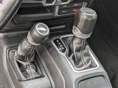 Used 2023 Jeep Gladiator Overland w/ Popular Equipment Package image 12