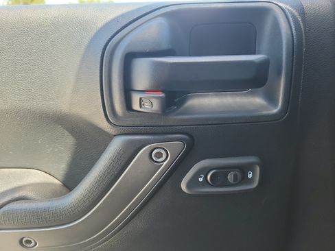 Used 2018 Jeep Wrangler Unlimited Sport S AWD/4WD image 23