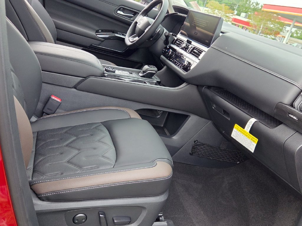 New 2026 Nissan Pathfinder Platinum AWD/4WD image 16