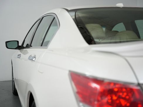 Used 2011 Honda Accord EX-L image 61