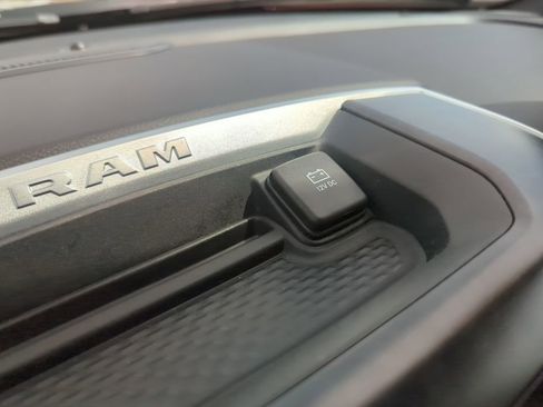 Used 2022 RAM 1500 Big Horn AWD/4WD image 18