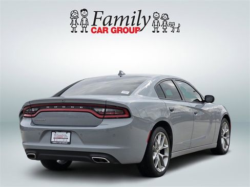 Used 2022 Dodge Charger SXT w/ Plus Group image 4