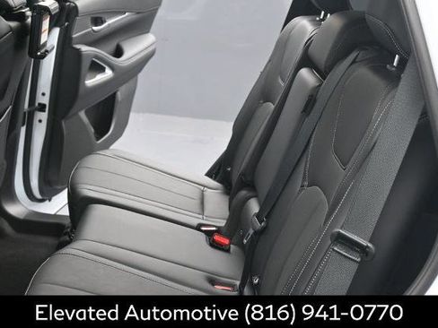 Certified 2026 INFINITI QX60 Luxe w/ Family Package AWD/4WD image 21