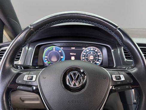 Used 2019 Volkswagen e-Golf SEL Premium FWD image 17