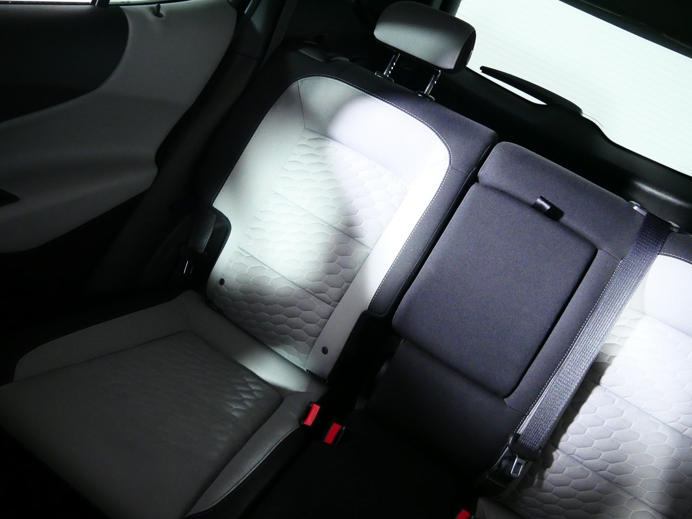 Used 2018 Chevrolet Equinox LT w/ LPO, Floor Liner Package AWD/4WD image 12
