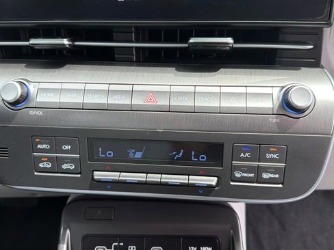 Used 2025 Hyundai Kona SEL AWD/4WD image 29