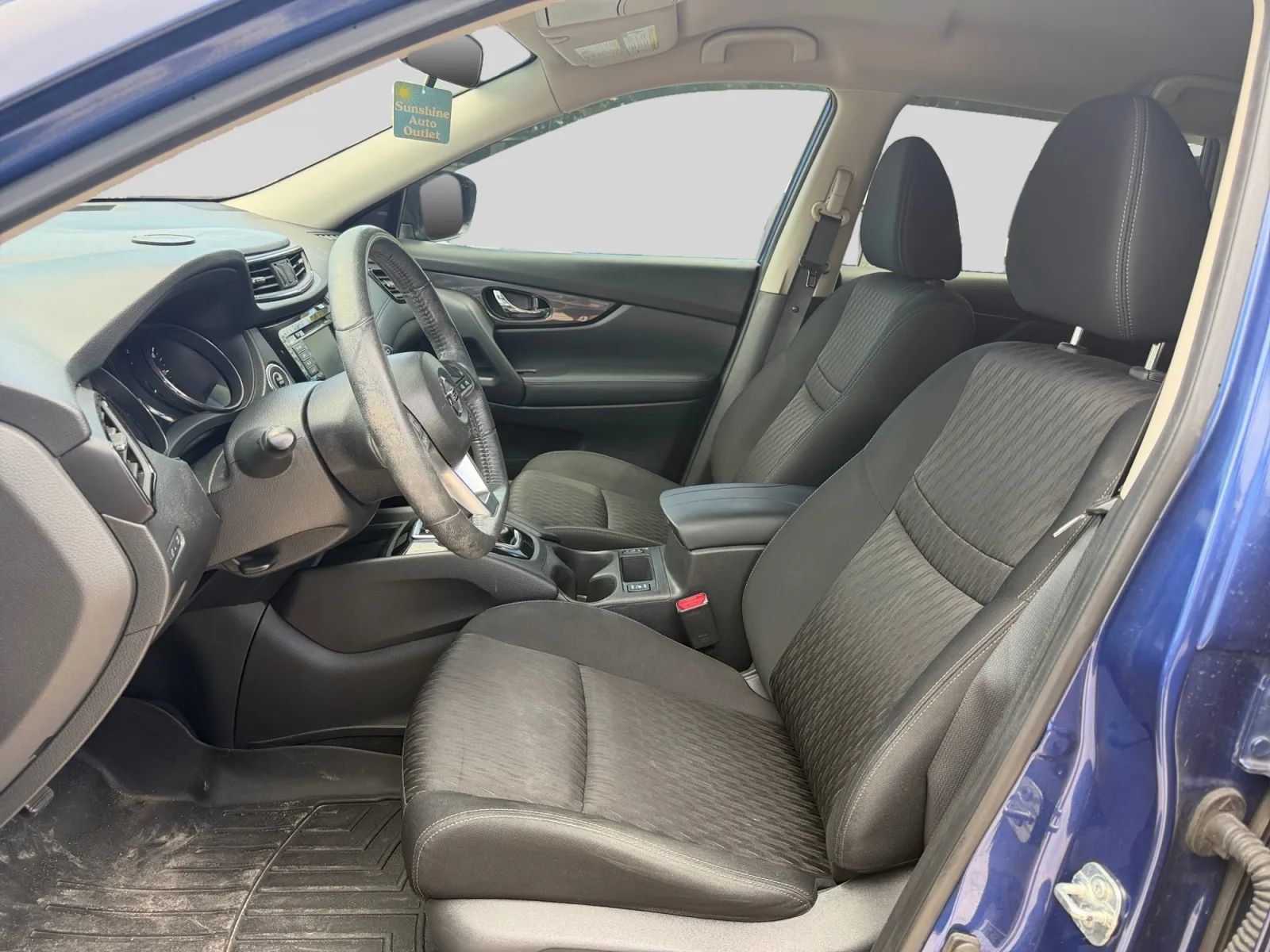 Used 2018 Nissan Rogue SV w/ Premium Package FWD image 10