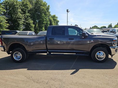 New 2026 RAM 3500 Tradesman AWD/4WD image 8