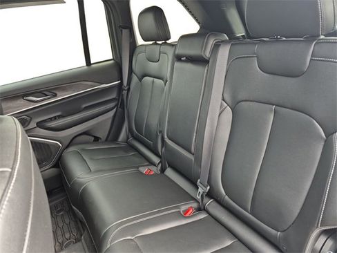 Used 2025 Jeep Grand Cherokee Limited 4xe image 13