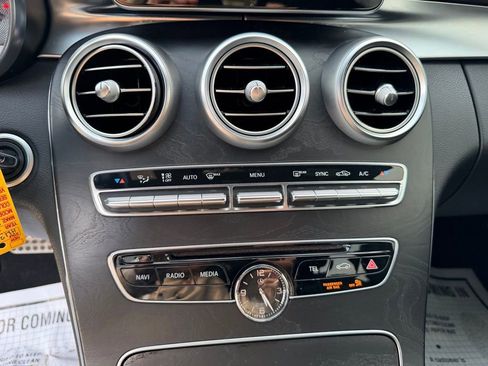 Used 2017 Mercedes-Benz C 300 4MATIC Sedan image 22