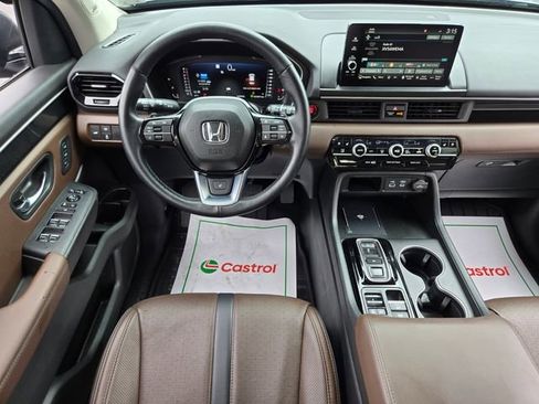 Used 2025 Honda Pilot Elite image 15