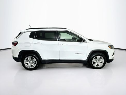 Used 2022 Jeep Compass Latitude w/ Sun and Sound Group FWD image 10