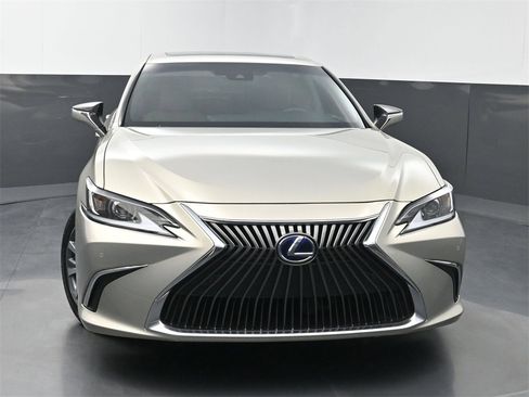 Used 2021 Lexus ES 300h w/ Premium Package image 41