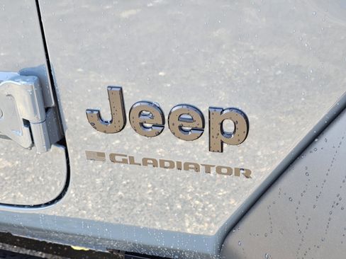New 2026 Jeep Gladiator Sport AWD/4WD image 7