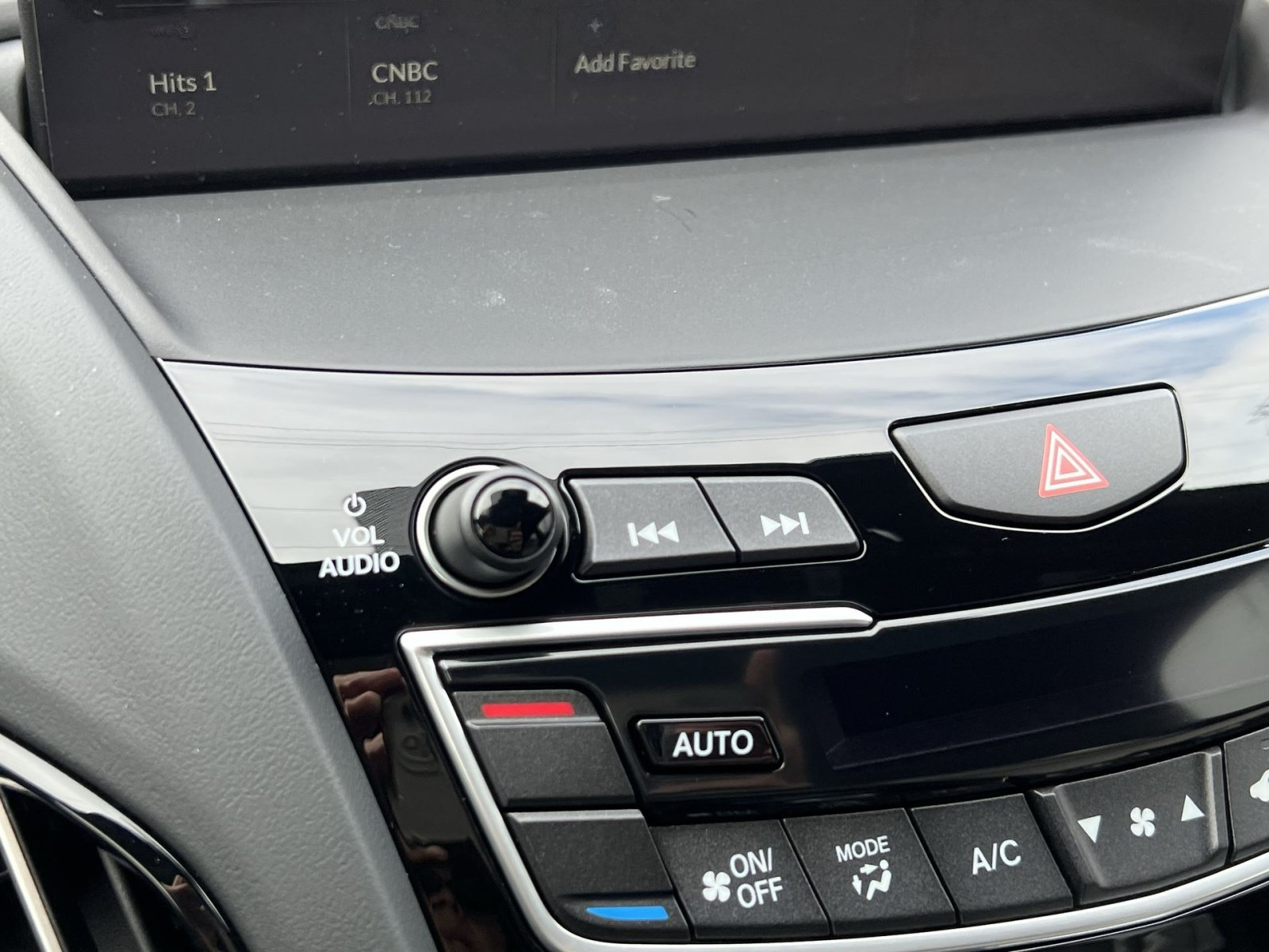 Used 2026 Acura RDX SH-AWD image 15