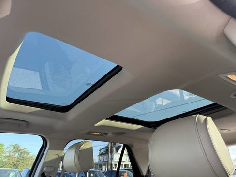 Used 2016 Ford Explorer Platinum image 26