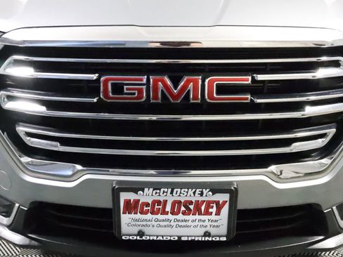 Used 2024 GMC Terrain SLT image 33