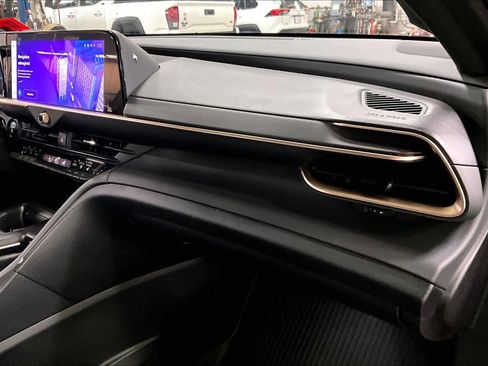 Used 2023 Toyota Crown Platinum image 18