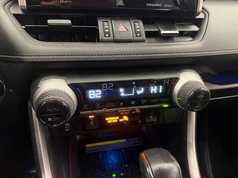 Certified 2020 Toyota RAV4 Limited image 14