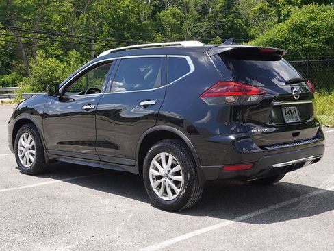 Used 2018 Nissan Rogue SV w/ Premium Package AWD/4WD image 8