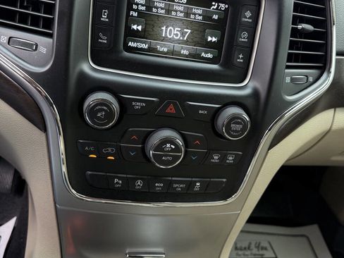 Used 2017 Jeep Grand Cherokee Laredo w/ Quick Order Package 2BE image 10