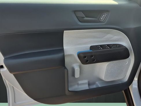 New 2025 Ford Maverick XLT w/ XLT Luxury Package image 19