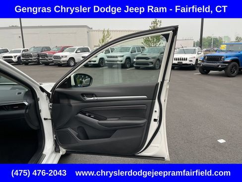 Used 2023 Nissan Altima 2.5 SL AWD/4WD image 18