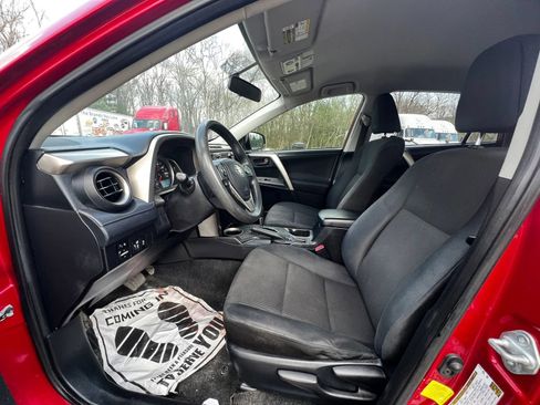 Used 2015 Toyota RAV4 LE FWD image 9