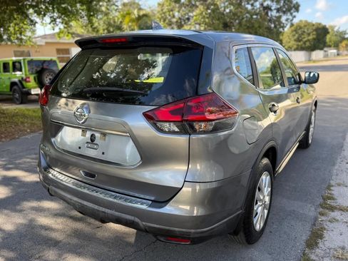 Used 2017 Nissan Rogue S image 4