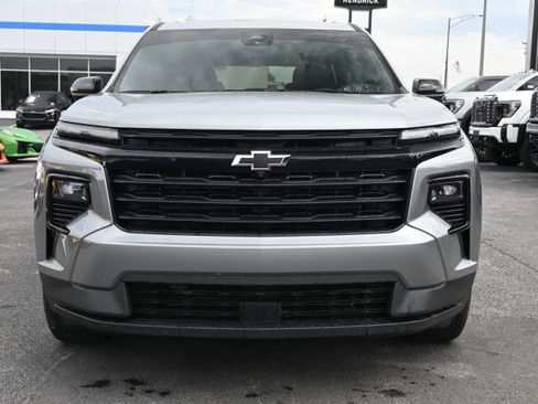 Used 2026 Chevrolet Traverse LT w/ Midnight/Sport Edition FWD image 3