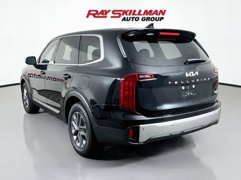 Used 2023 Kia Telluride LX AWD/4WD image 5