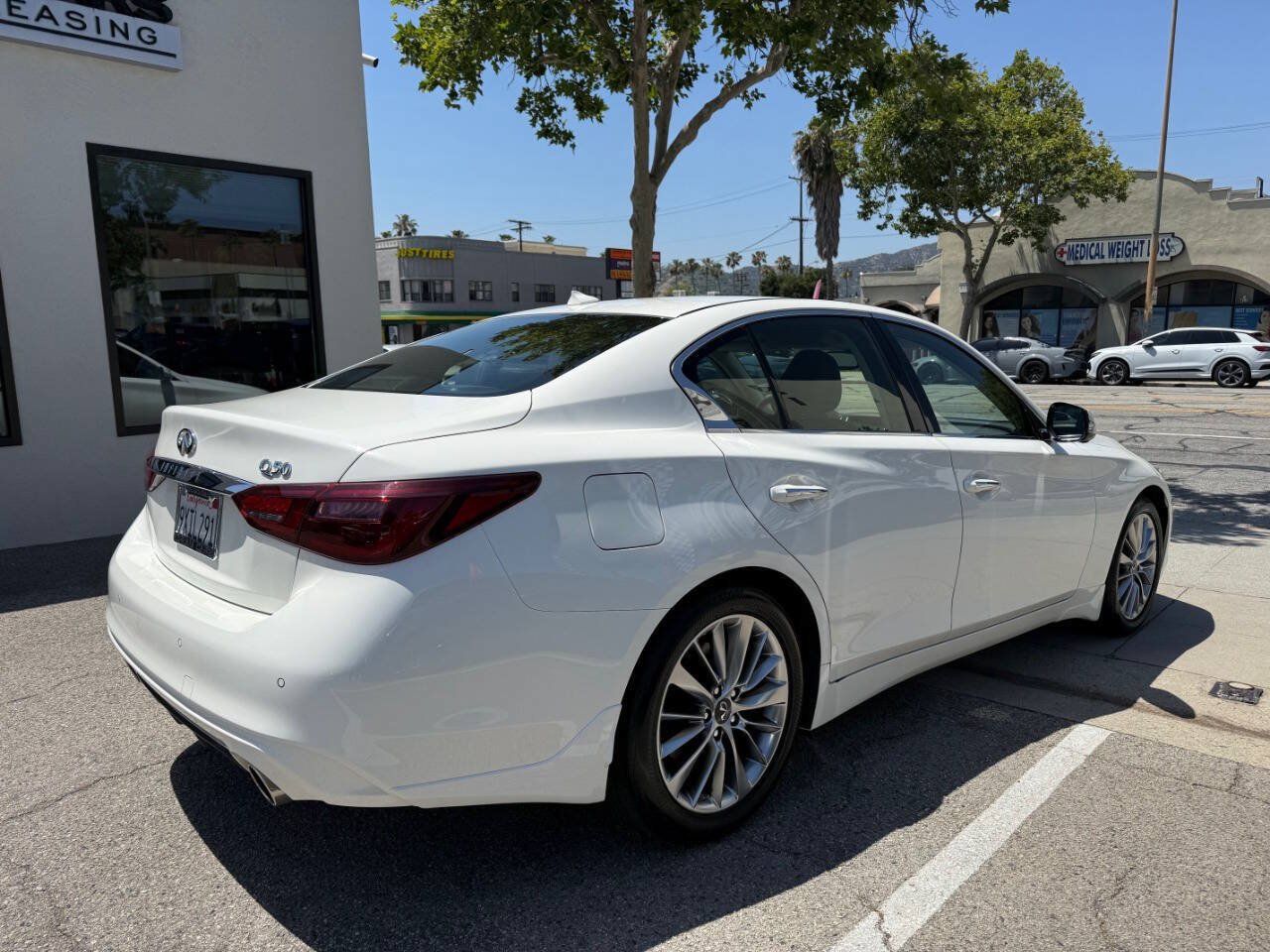 Used 2023 INFINITI Q50 Luxe w/ Cargo Package RWD image 7
