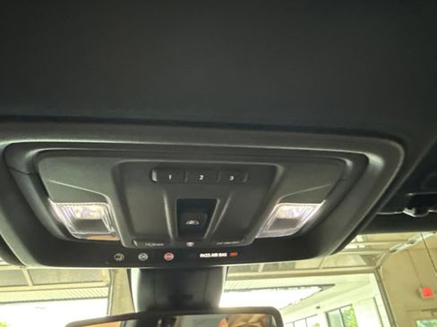 Used 2022 GMC Sierra 1500 AT4 w/ AT4 Premium Package AWD/4WD image 34