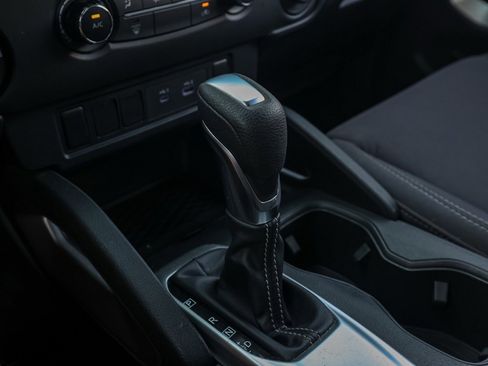 Used 2023 Nissan Frontier SV image 30