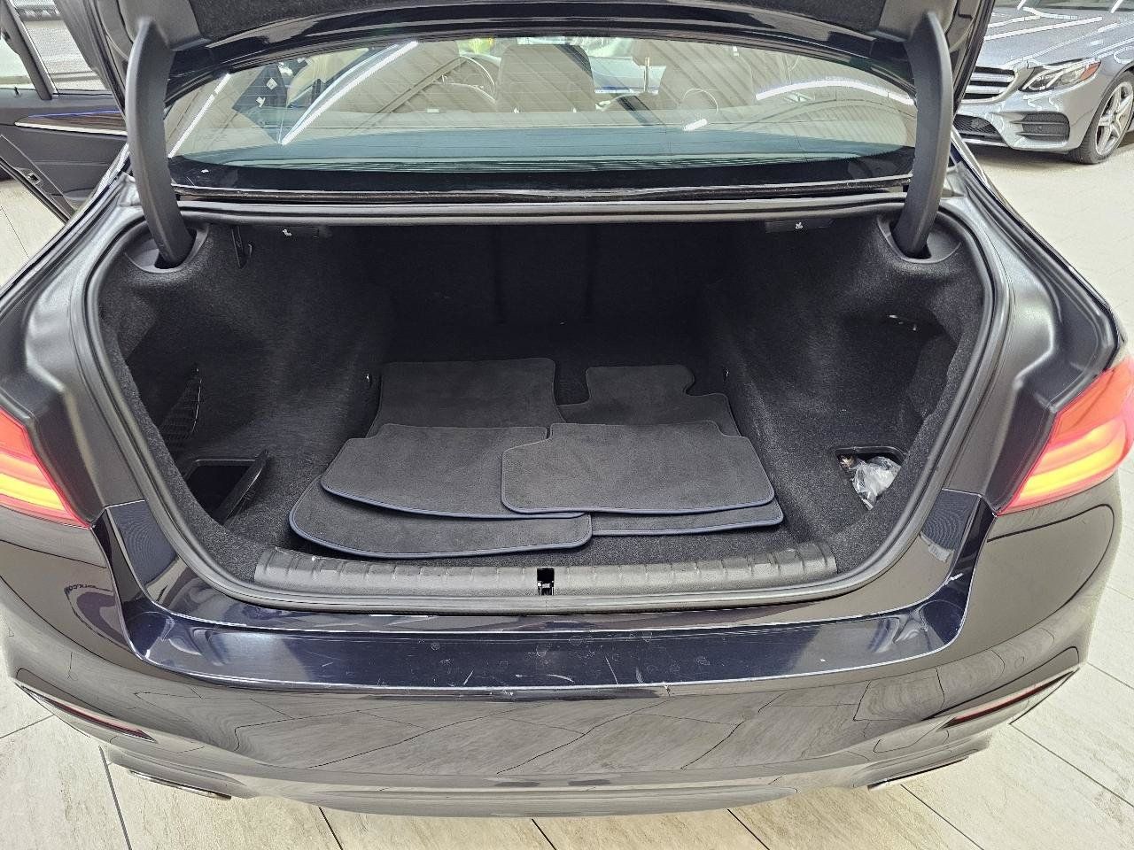 Used 2019 BMW 530i w/ M Sport Package RWD image 13