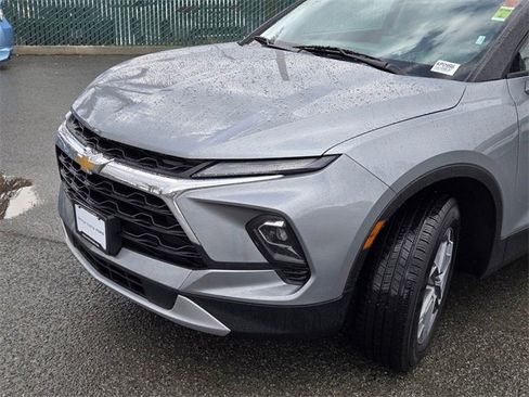 Used 2023 Chevrolet Blazer LT image 9