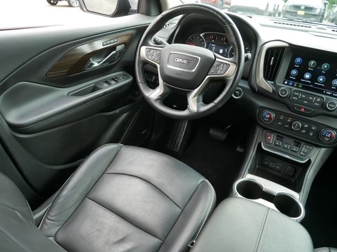 Used 2018 GMC Terrain Denali w/ Comfort Package AWD/4WD image 9