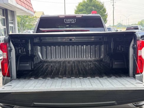 Used 2020 Chevrolet Silverado 1500 Custom w/ Infotainment Package RWD image 11