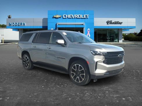 Used 2024 Chevrolet Suburban RST image 7