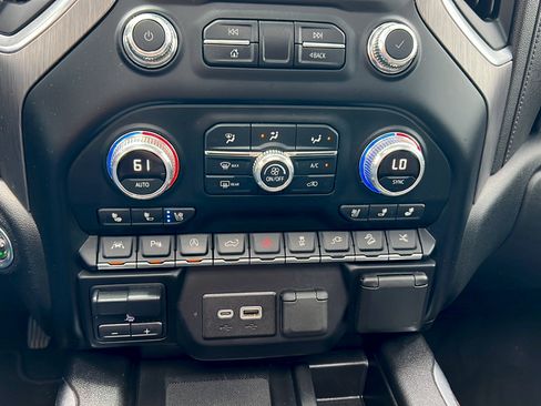 Used 2019 GMC Sierra 1500 Denali w/ Denali Ultimate Package AWD/4WD image 19