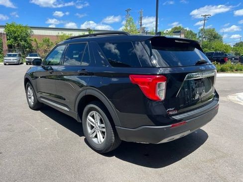 Used 2023 Ford Explorer XLT w/ Equipment Group 202A AWD/4WD image 7