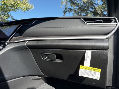 New 2025 Jeep Grand Cherokee L Limited w/ Black Appearance Package image 33