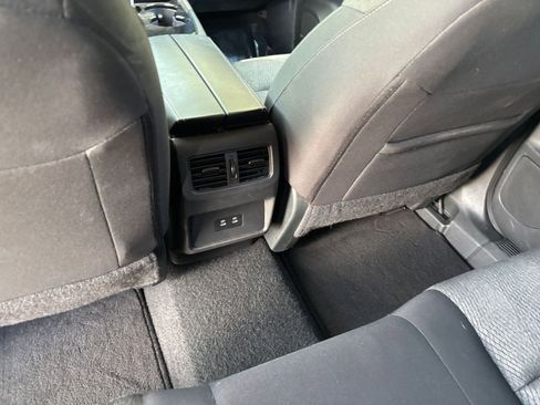 Used 2025 Nissan Rogue SV FWD image 24