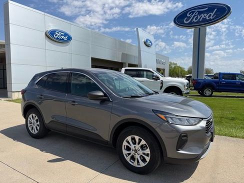 Used 2024 Ford Escape Active image 1