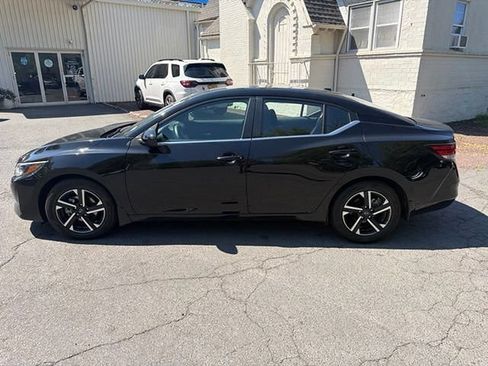 Used 2025 Nissan Sentra SV FWD image 5